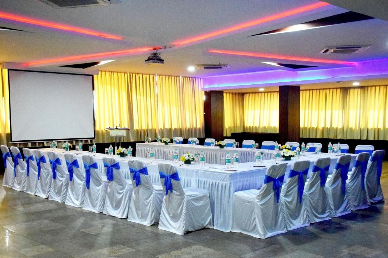 Hotel Citrus Prime Candolm, Goa Candolim Ngoại thất bức ảnh